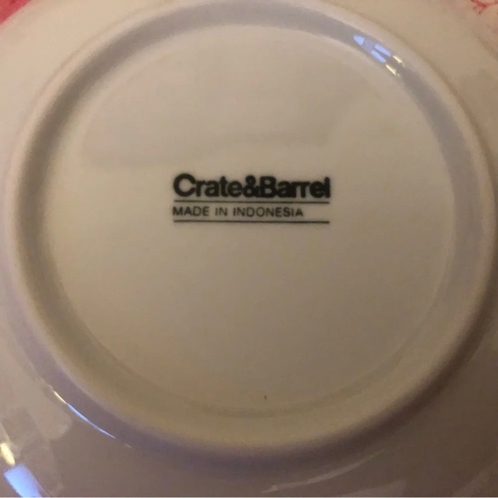 Crate & Barrel Set of 4 White Porcelain Espresso Demitasse Cups with Saucers